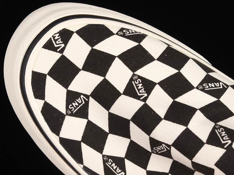 SLIP-ON CHECKERBOARD BLACK/WHITE