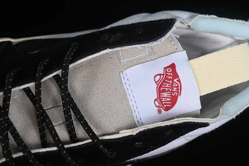 ADVISORY BOARD CRYSTALS X SK8-HI EXT BLACK/WHITE