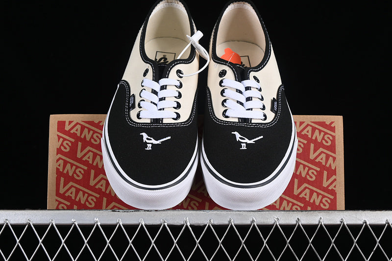 AUTHENTIC WHITE/BLACK/GREY