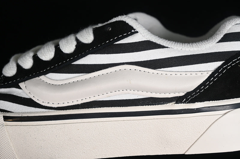 KNU SKOOL WHITE/BLACK