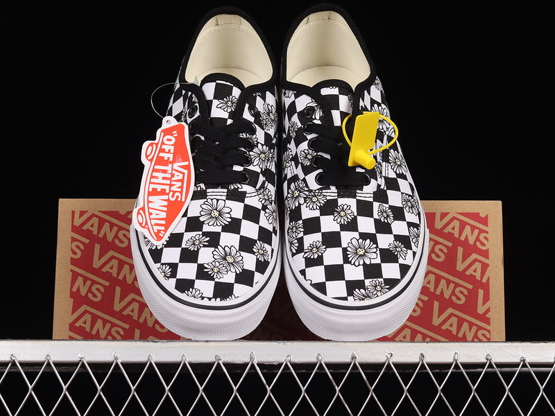 AUTHENTIC CHECKERBOARD BLACK/WHITE