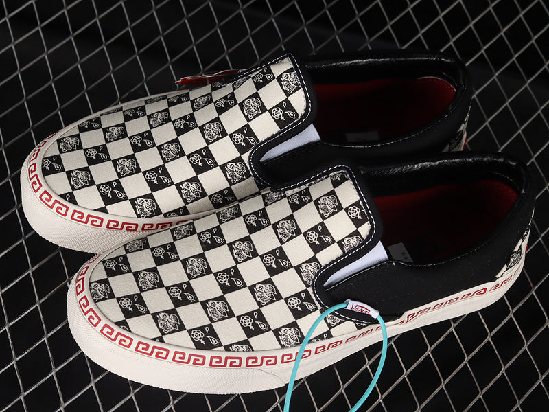 SLIP-ON YEAR OF THE RABBIT BLACK