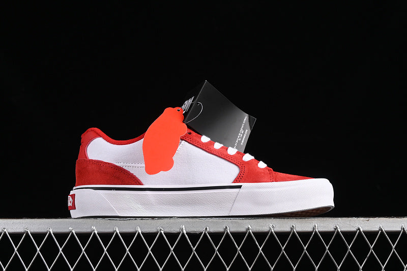 CHUKKA PUSH WHITE/RED