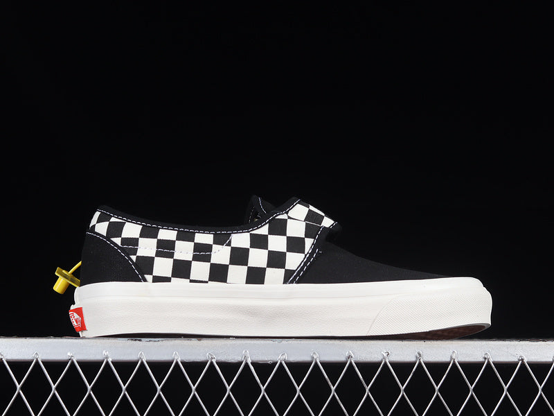 SLIP-ON 47 DX BLACK/WHITE