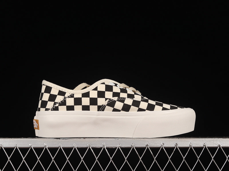 AUTHENTIC CHECKERBOARD WHITE/BLACK