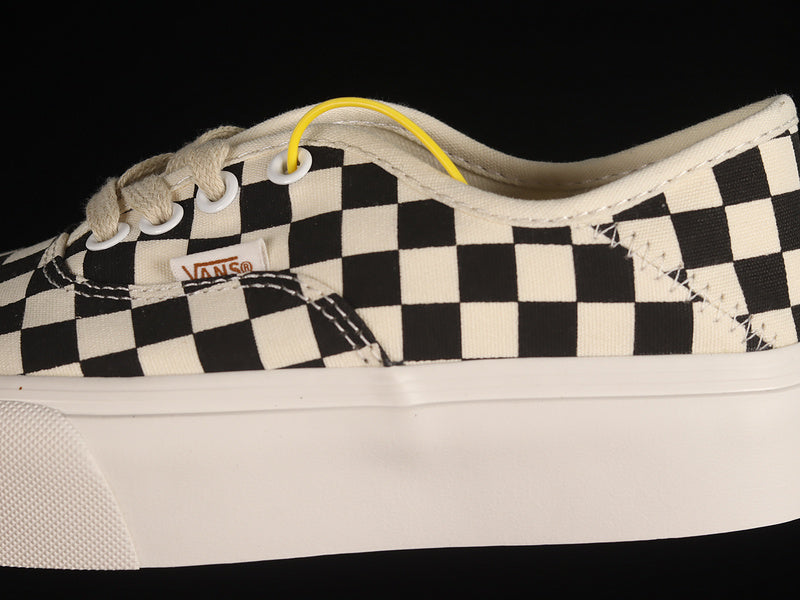 AUTHENTIC CHECKERBOARD WHITE/BLACK