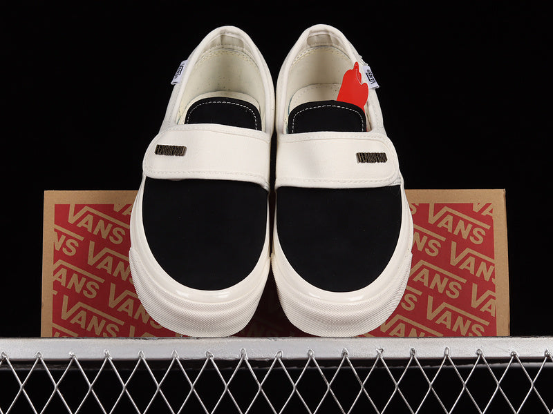 SLIP-ON 47 DX WHITE/BLACK