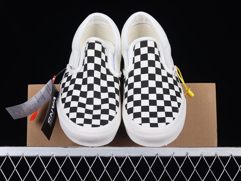 SLIP-ON VR3 WHITE/BLACK