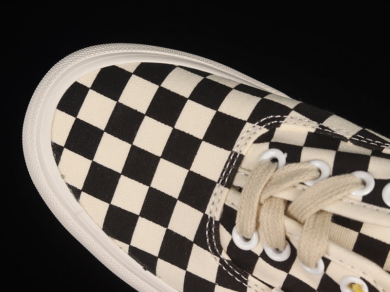 AUTHENTIC CHECKERBOARD WHITE/BLACK