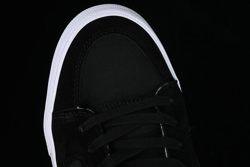 CHUKKA PUSH BLACK/WHITE