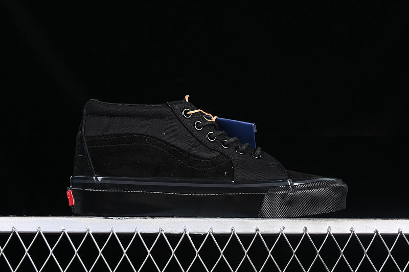 SK8-MID REISSUE 83 MG BLACK