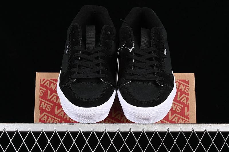 CHUKKA PUSH BLACK/WHITE