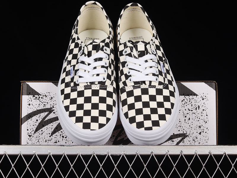 AUTHENTIC LX BLACK/WHITE