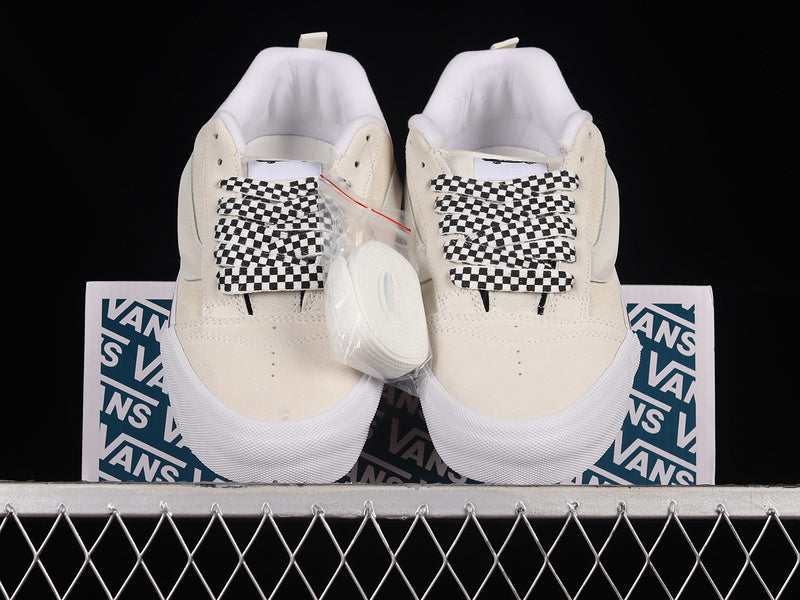 KNU SKOOL VLT LX MARSHMALLOW/WHITE/BLACK