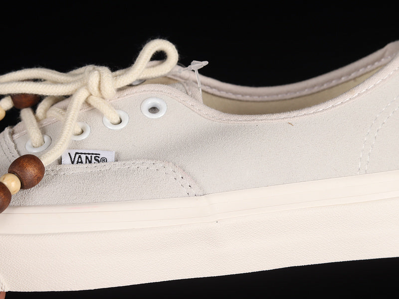 AUTHENTIC 44 DX WHITE/LIGHT GREY