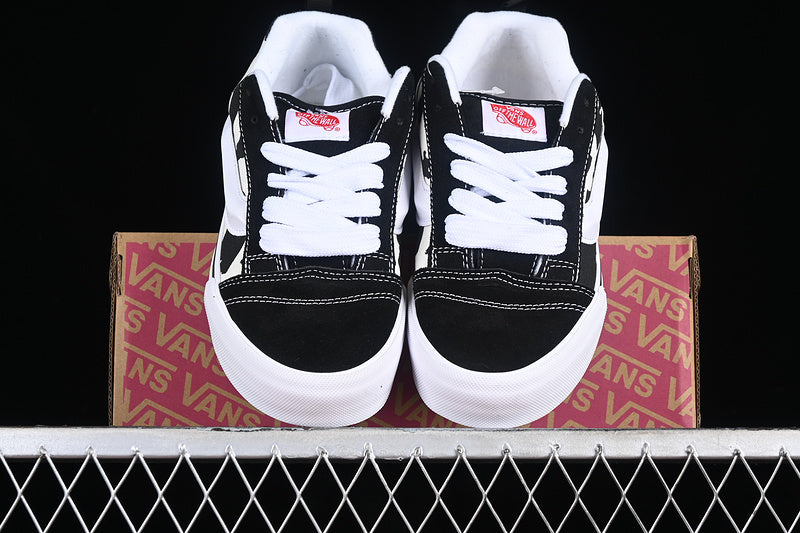 KNU SKOOL WHITE/BLACK