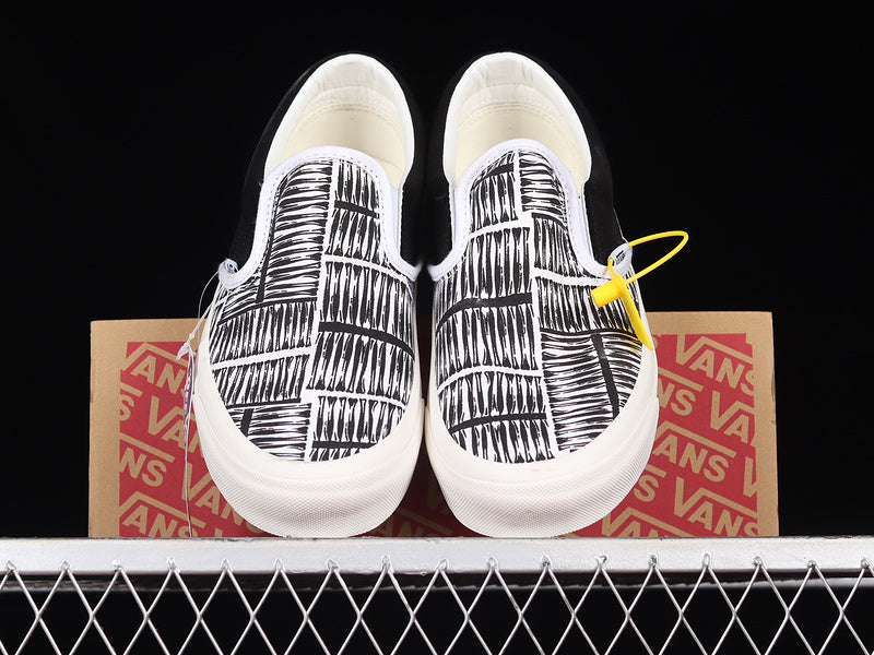 SLIP-ON OFFSPRING LX BLACK/WHITE