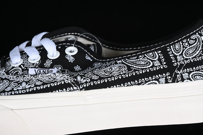 AUTHENTIC WHITE/BLACK/GREY