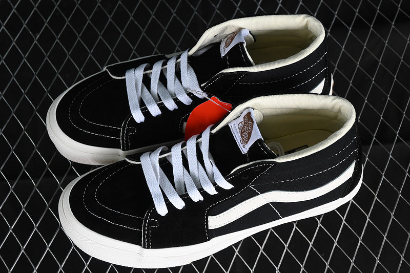 SK8-MID VR3 WHITE/BLACK