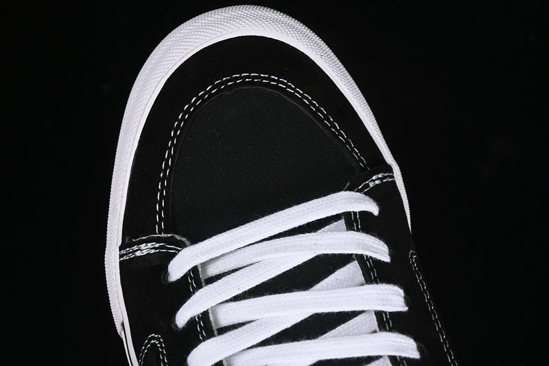 CHUKKA BLACK/WHITE