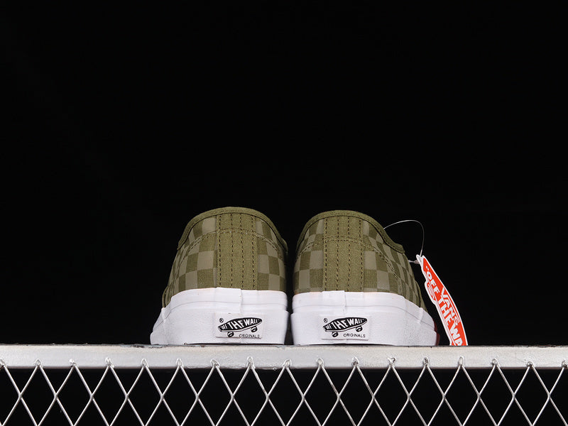 AUTHENTIC ARMY GREEN