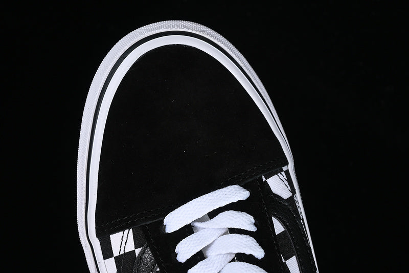 OLD SKOOL BLACK/WHITE