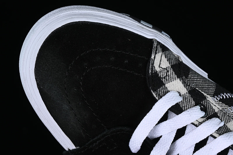 SK8 HI CAP LX WHITE/BLACK