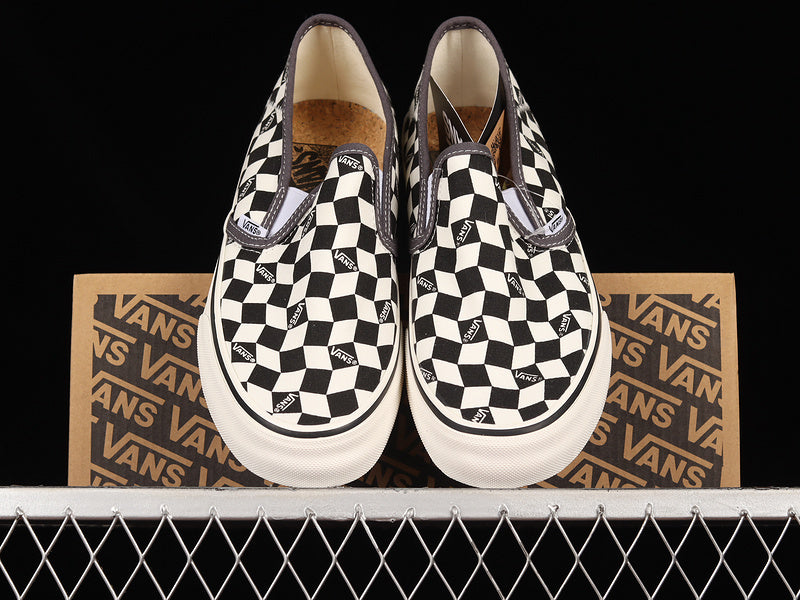 SLIP-ON CHECKERBOARD BLACK/WHITE