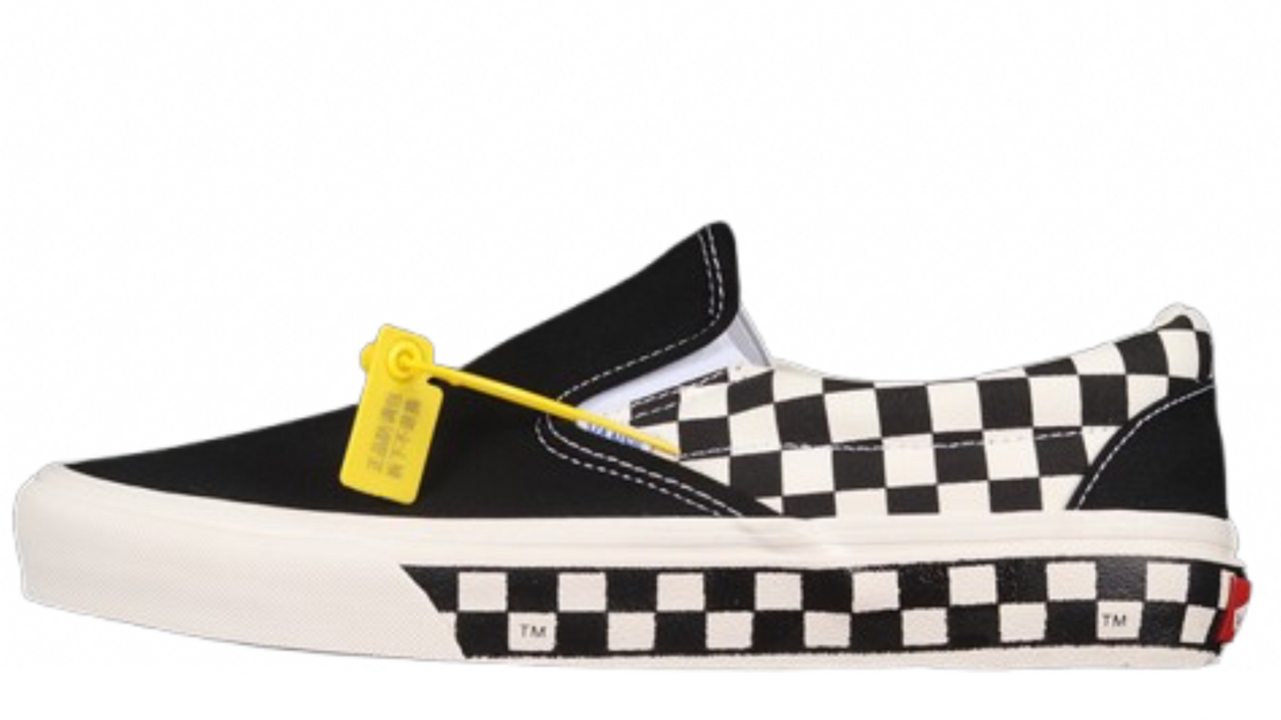 SLIP-ON SIDEWALL CHECK BLACK