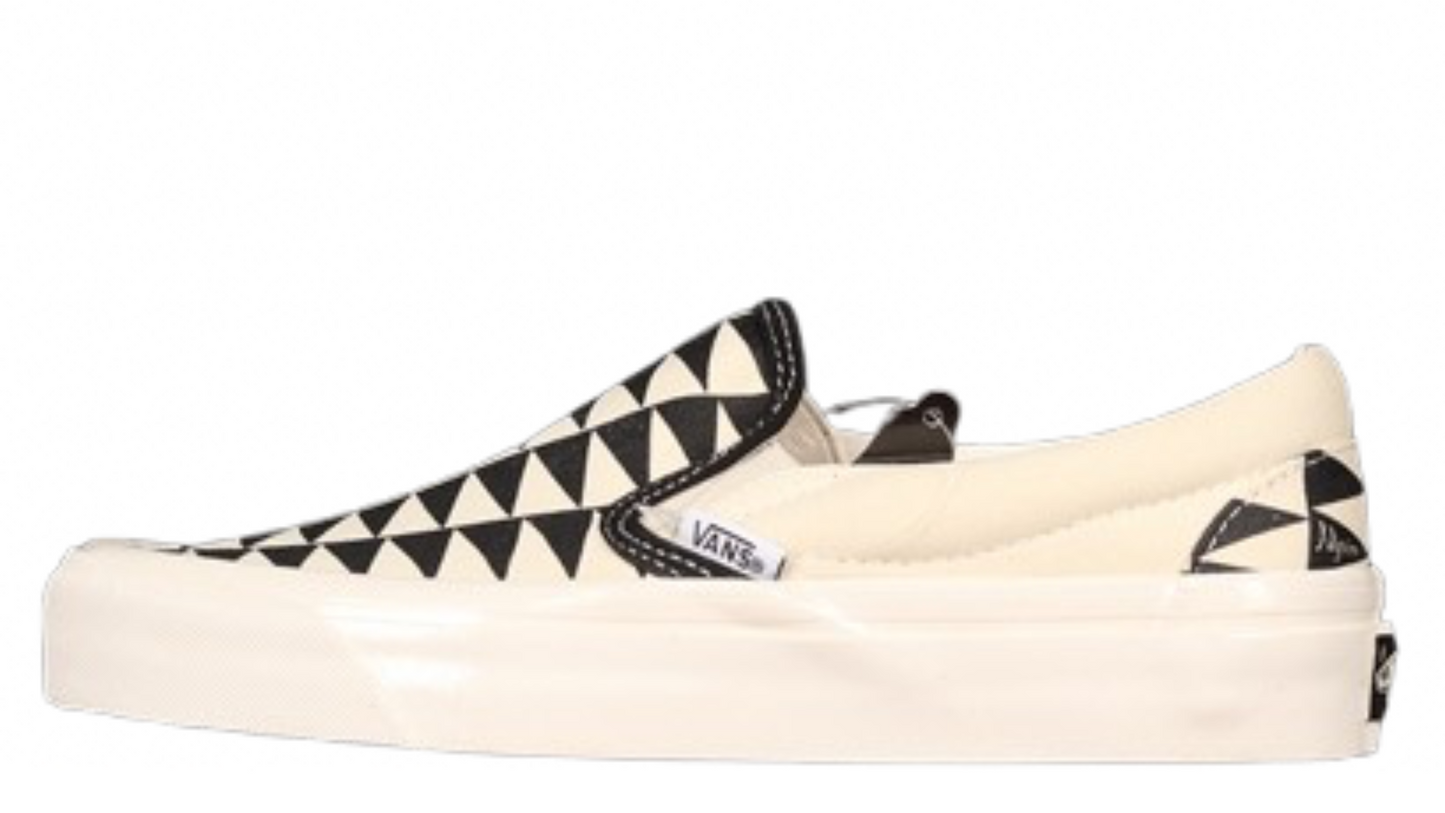 SLIP-ON X PILGRIM OFF WHITE/BLACK