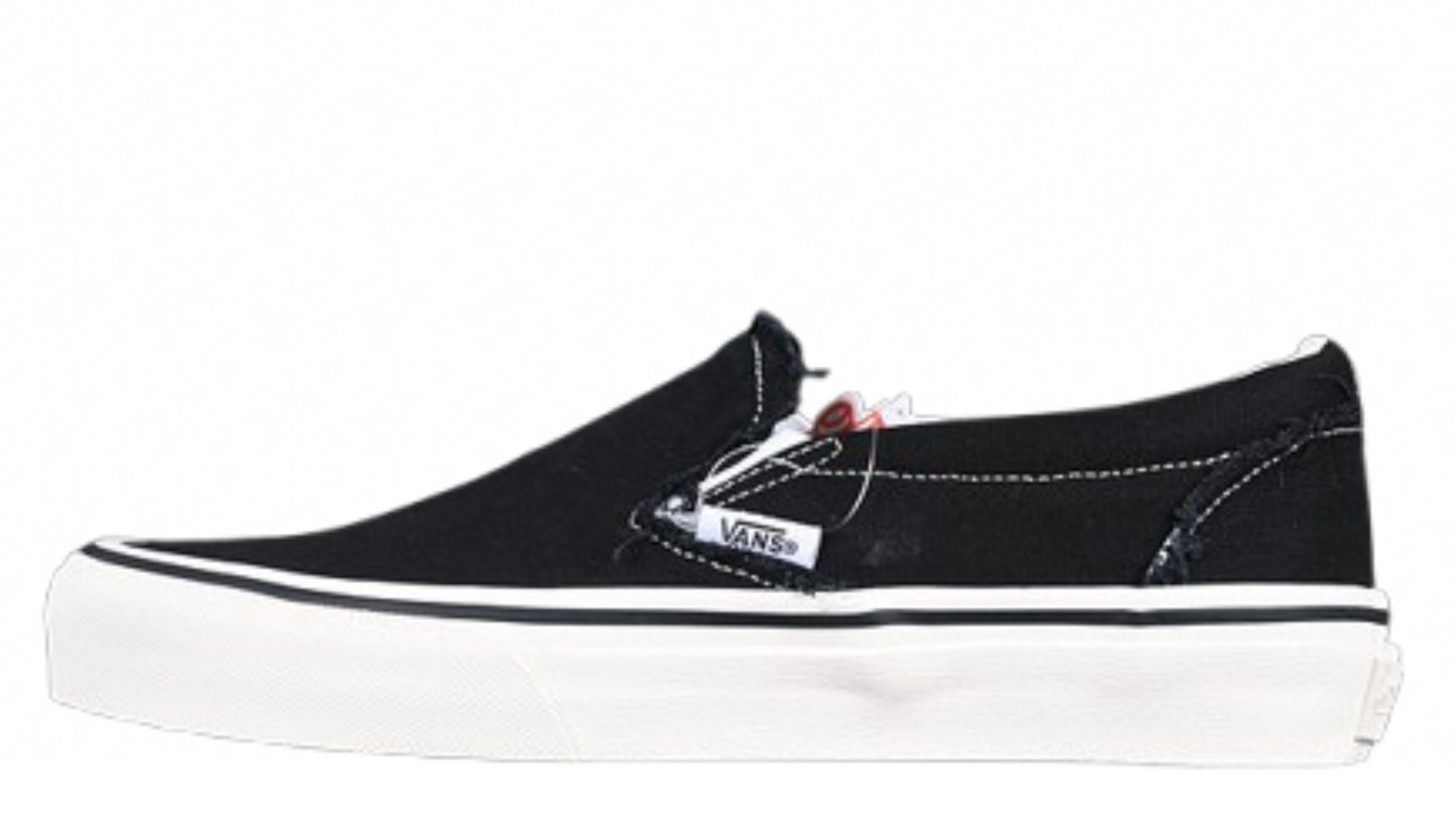 SLIP-ON WHITE/BLACK