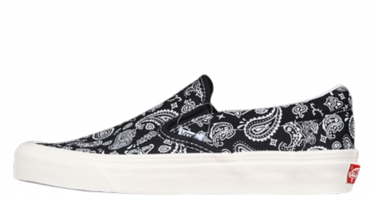 SLIP-ON BLACK/WHITE