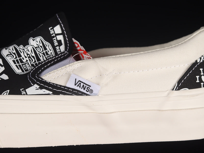 SLIP-ON WHITE/BLACK