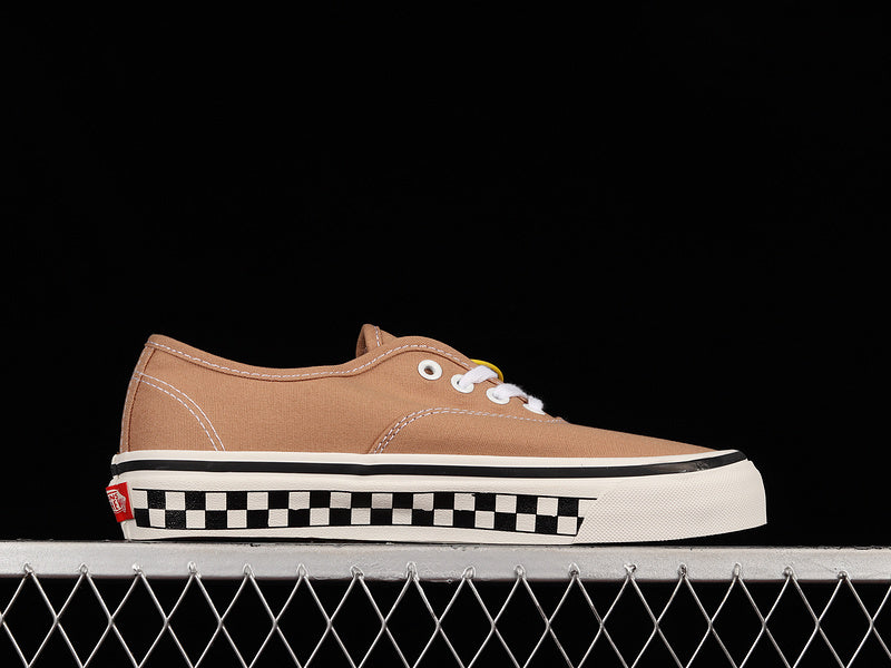 AUTHENTIC 44 DX KHAKI/WHITE