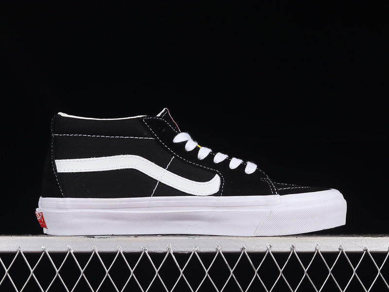 SK8-MID LX BLACK/WHITE