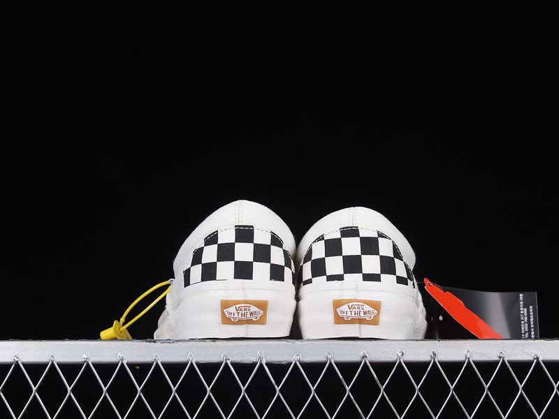 SLIP-ON VR3 WHITE/BLACK