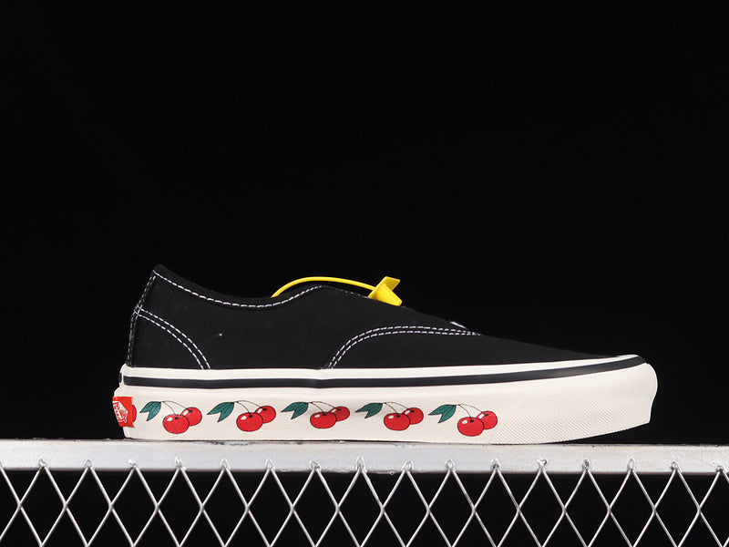 AUTHENTIC 44 DX BLACK/WHITE/RED