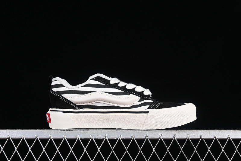 KNU SKOOL WHITE/BLACK