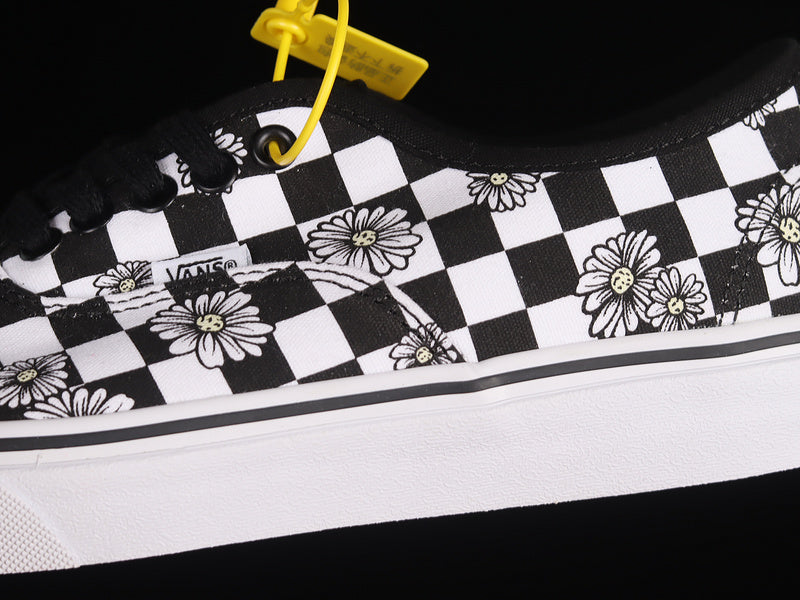 AUTHENTIC CHECKERBOARD BLACK/WHITE