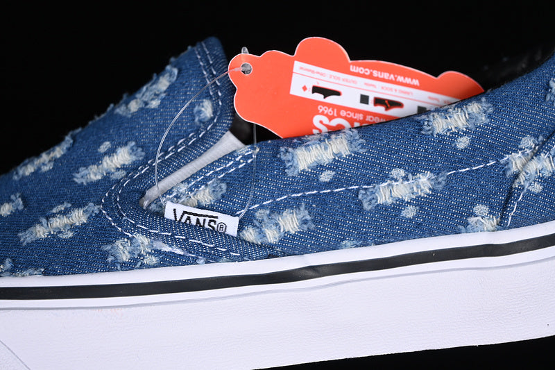 SLIP-ON BLUE HOLE PUNCH DENIM BLUE