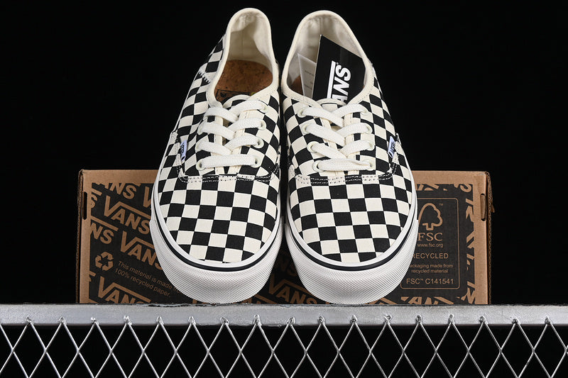 AUTHENTIC VR3 SF WHITE/BLACK