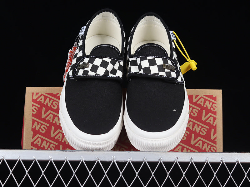 SLIP-ON 47 DX BLACK/WHITE